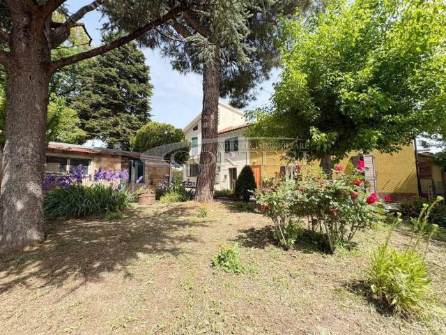 Casa indipendente in vendita a Mondavio PU