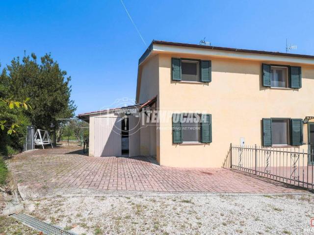 Casa indipendente in vendita a Mondaino RN