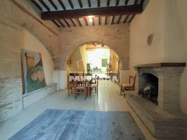 Casa indipendente in vendita a Mondaino RN