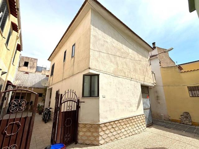 Casa indipendente in vendita a Mondragone CE
