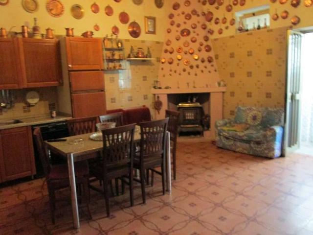 Casa indipendente in vendita a Mondragone CE
