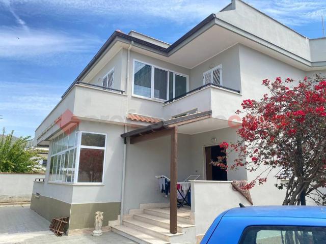 Casa indipendente in vendita a Mondragone CE