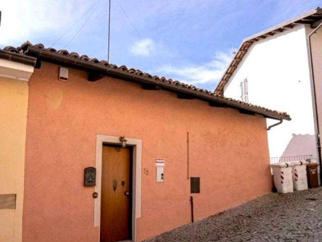 Casa indipendente in vendita a Monforte d'Alba CN