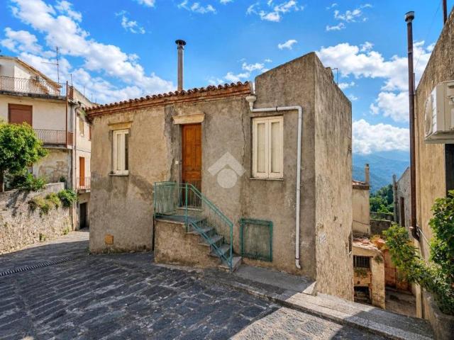 Casa indipendente in vendita a Monforte San Giorgio ME