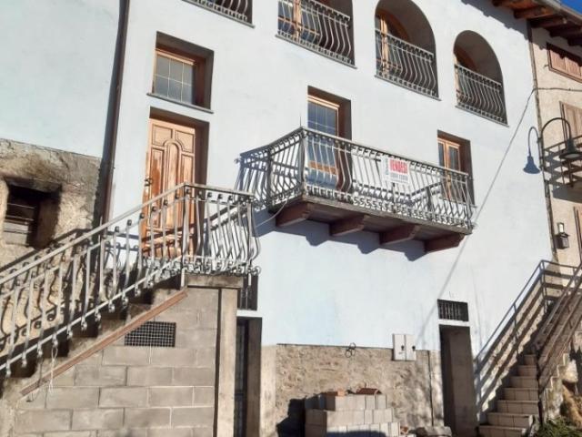 Casa indipendente in vendita a Monno