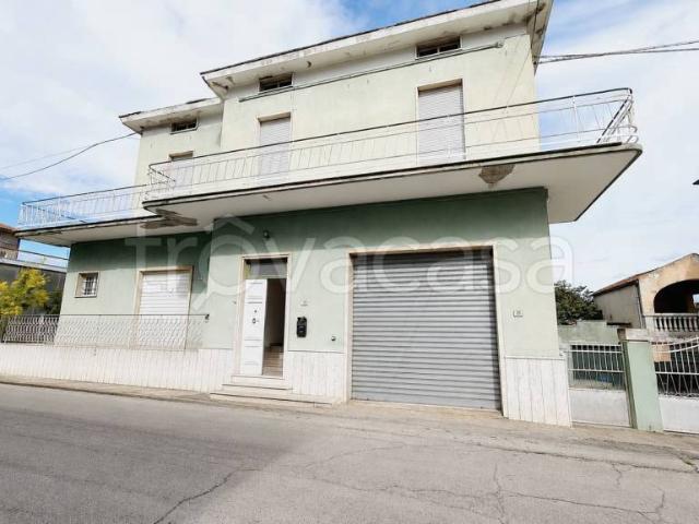 Casa indipendente in vendita a Monsampolo del Tronto via Alcide De Gasperi, 19, Stella