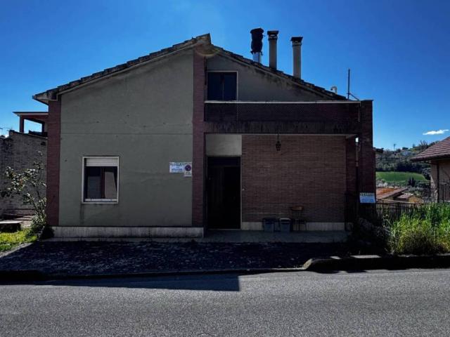 Casa indipendente in vendita a Montottone FM