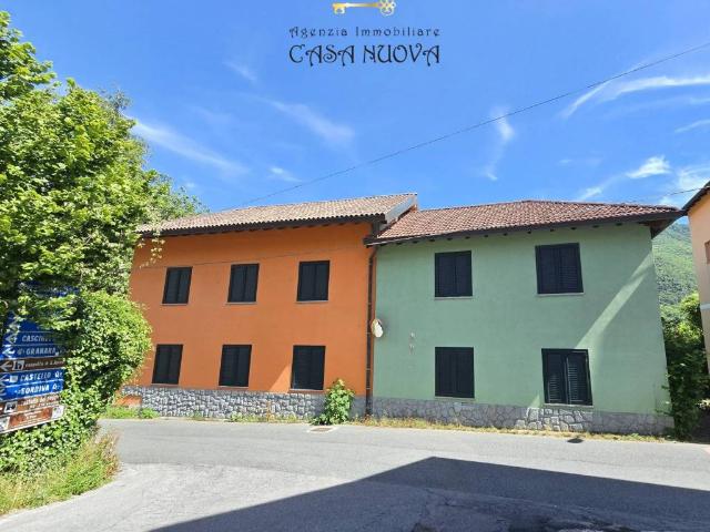 Casa indipendente in vendita a Montoggio GE
