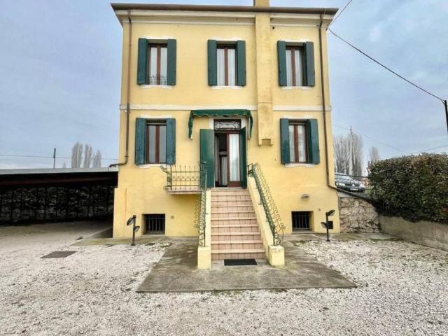 Casa indipendente in vendita a Montagnana PD