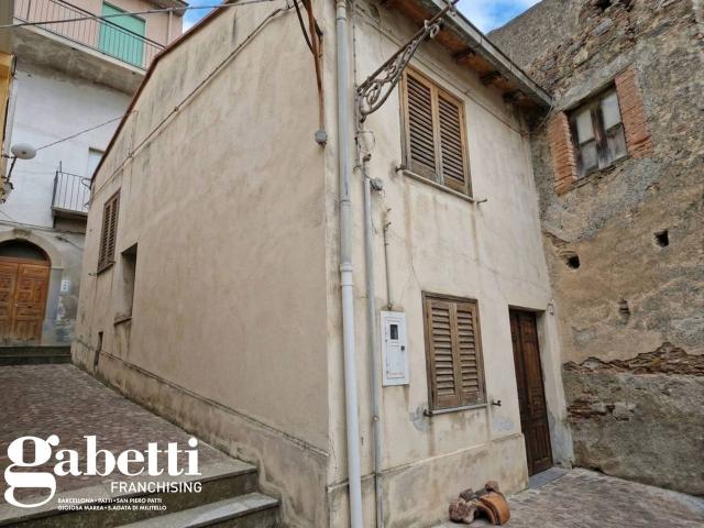 Casa indipendente in vendita a Montagnareale