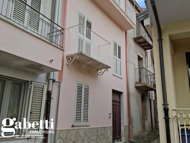 Casa indipendente in vendita a Montagnareale