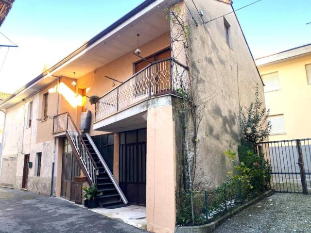 Casa indipendente in vendita a Montalto Dora vicolo milano, 19