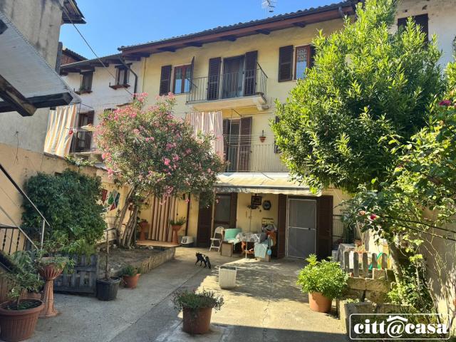CASA INDIPENDENTE in VENDITA a MONTEU DA PO Monteu da Po di 6 vani