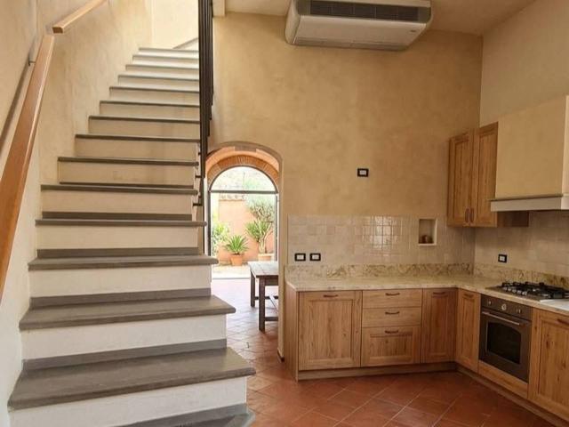 Casa indipendente in vendita a Montevarchi