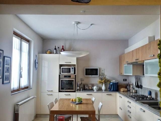Casa indipendente in vendita a Montevarchi AR
