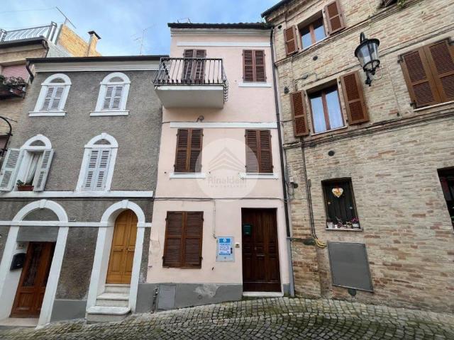 Casa indipendente in vendita a Monte San Giusto MC
