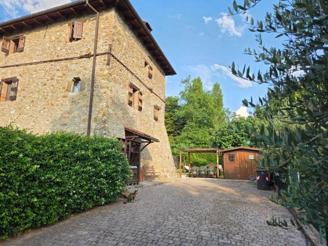 Casa indipendente in vendita a Monte San Pietro BO