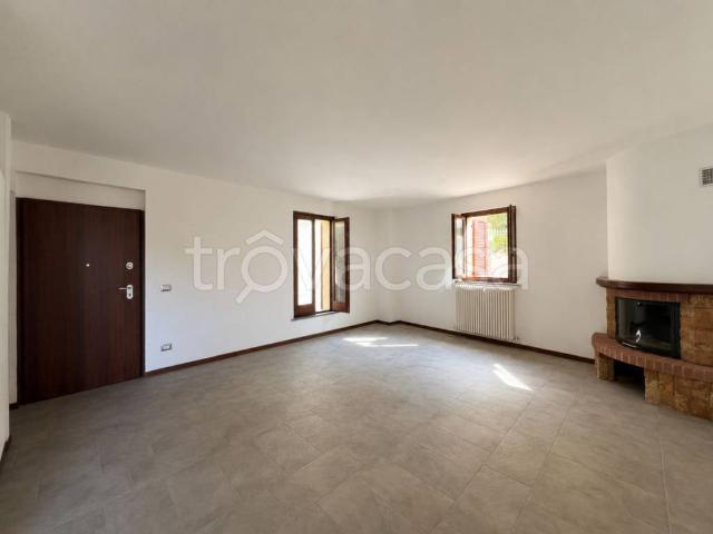 Casa indipendente in vendita a Monte Roberto via Roma