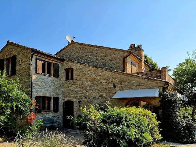 Casa indipendente in vendita a Monte Rinaldo
