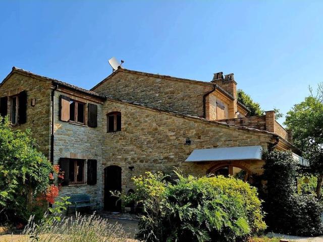 Casa indipendente in vendita a Monte Rinaldo FM