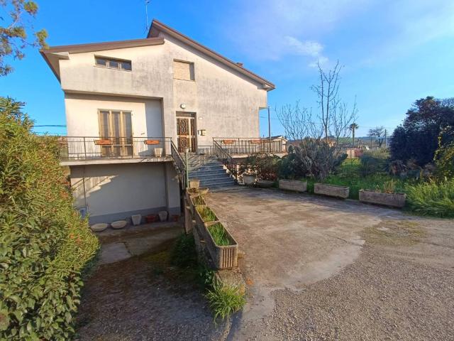 Casa indipendente in vendita a Monte Urano FM