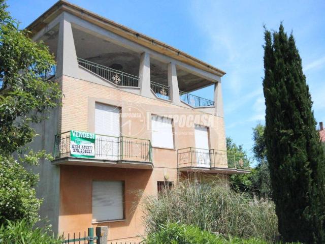 Casa indipendente in vendita a Monte Urano via Vespucci