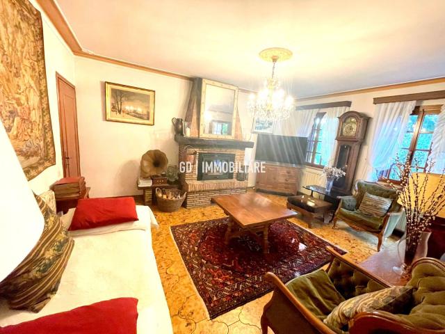 CASA INDIPENDENTE in VENDITA a MONTEBELLUNA di 4 vani