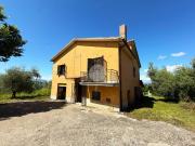 Casa indipendente in vendita a Montebuono RI
