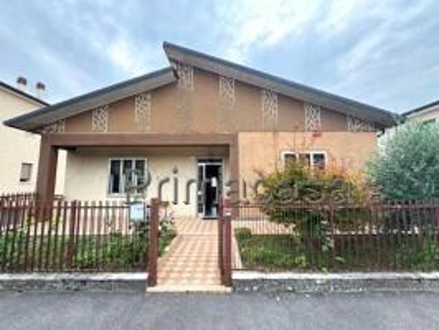 Casa indipendente in vendita a Montecchia Di Crosara
