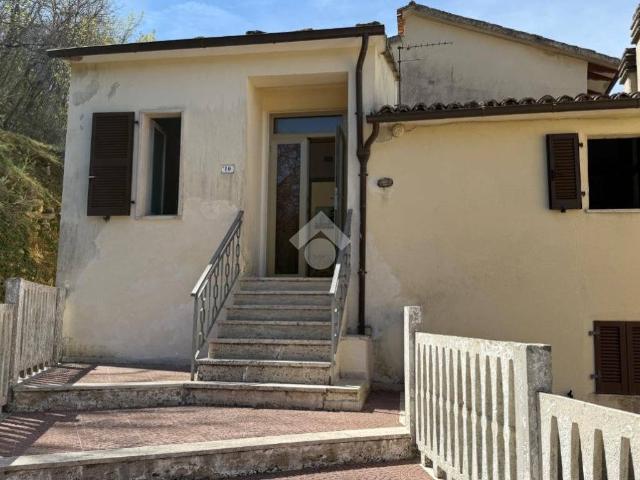 Casa indipendente in vendita a Montecchio TR