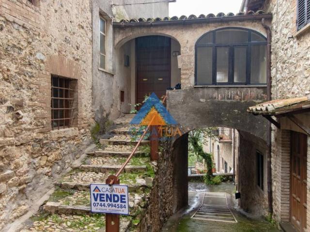 Casa indipendente in vendita a Montecchio via del Teatro