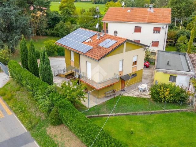 Casa indipendente in vendita a Montecchio Emilia RE