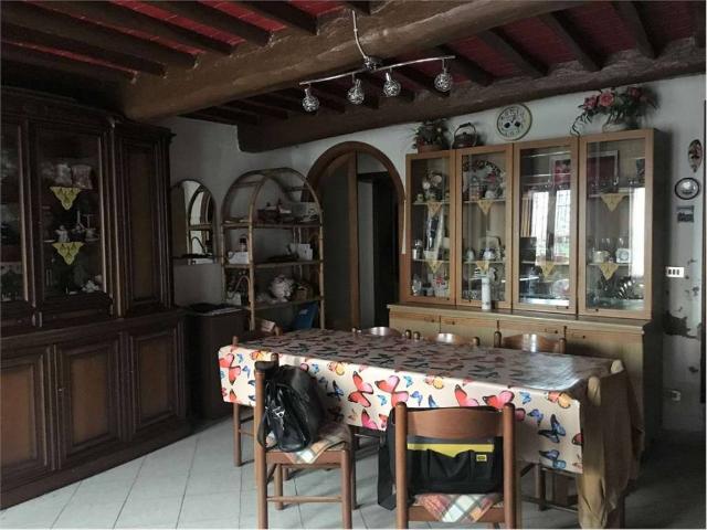 Casa indipendente in vendita a Montecarlo LU