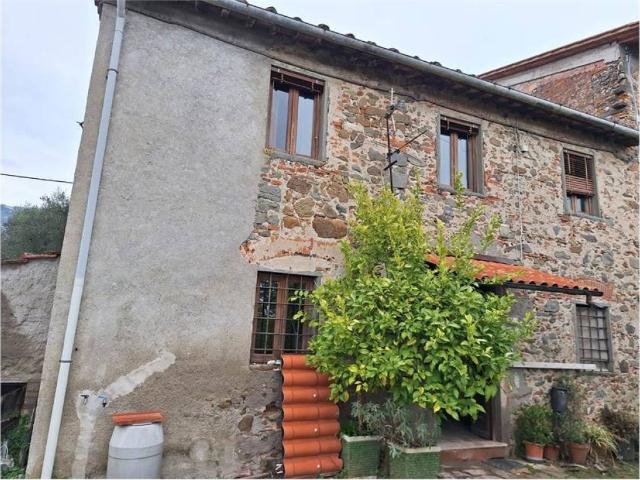 Casa indipendente in vendita a Montecatini Terme PT
