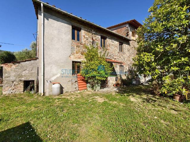 Casa indipendente in vendita a Montecatini Terme PT
