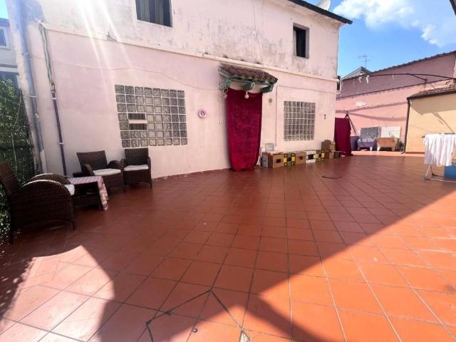 Casa indipendente in vendita a Montecatini Terme PT