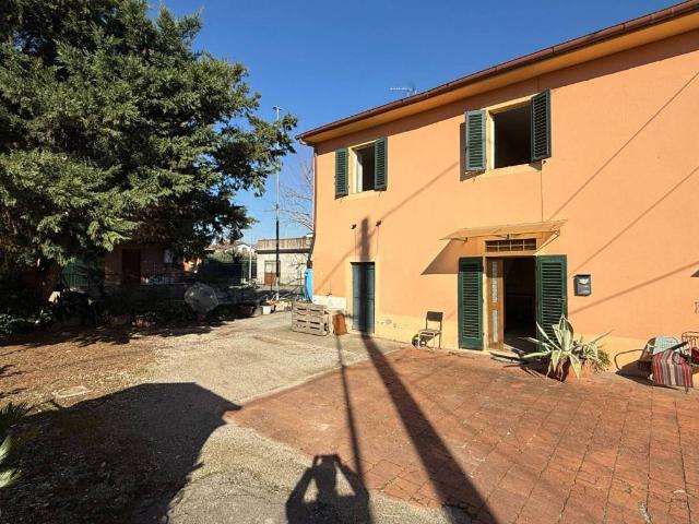 Casa indipendente in vendita a Montecatini Terme PT