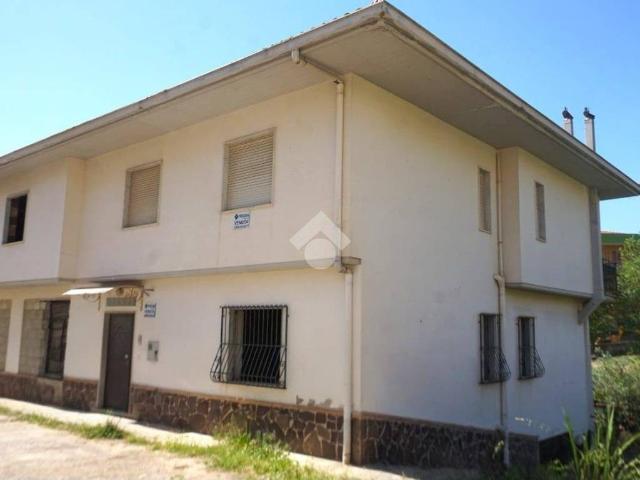 Casa indipendente in vendita a Montecorvino Rovella SA