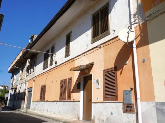 Casa indipendente in vendita a Montecorvino Rovella SA