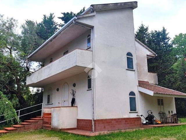 Casa indipendente in vendita a Montecorvino Rovella SA