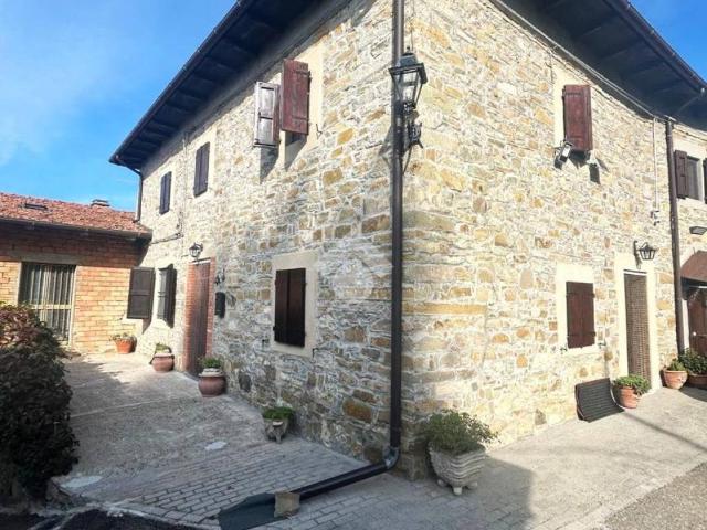 Casa indipendente in vendita a Montecreto MO