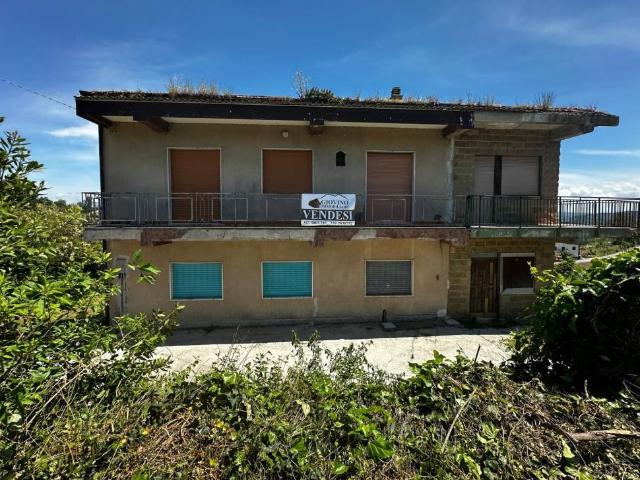 Casa indipendente in vendita a Montefalcione AV