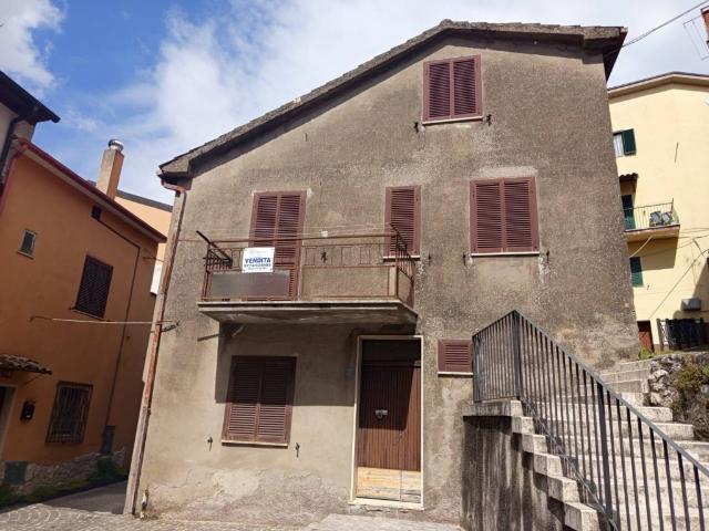 Casa indipendente in vendita a Monteflavio RM