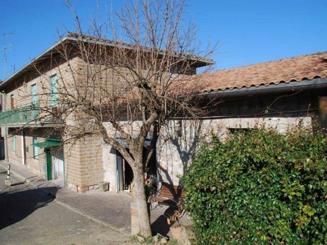 Casa indipendente in vendita a Monteleone d'Orvieto TR