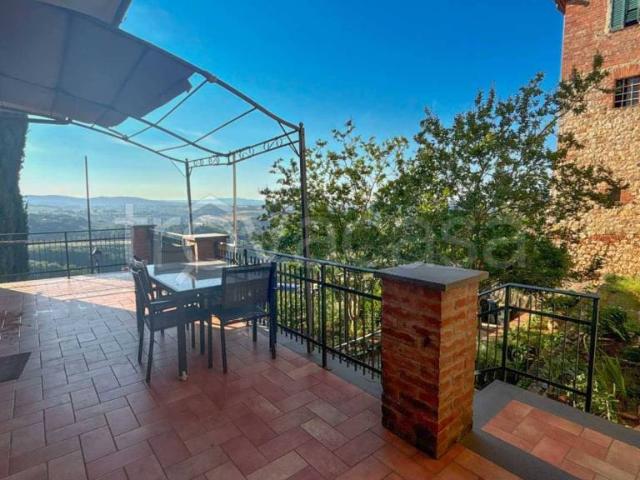 Casa indipendente in vendita a Monteleone d'Orvieto via Roma