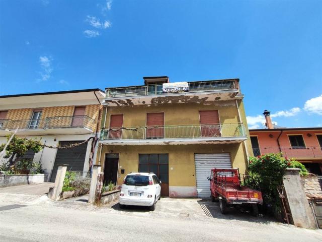 Casa indipendente in vendita a Montella via ing. G. Cianciulli 31