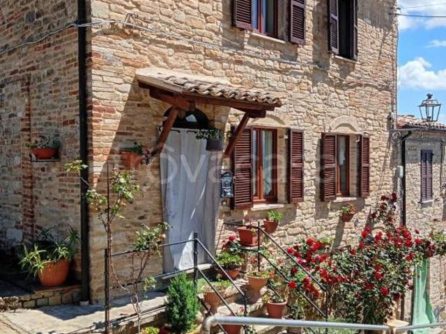 Casa indipendente in vendita a Montelparo via Castello, 28