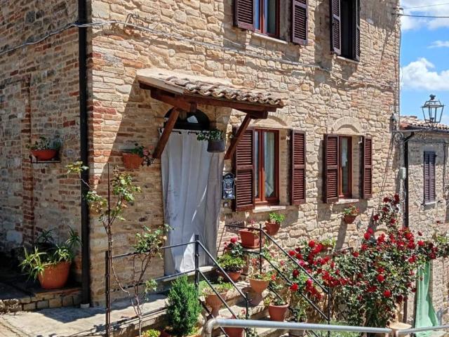 Casa indipendente in vendita a Montelparo FM
