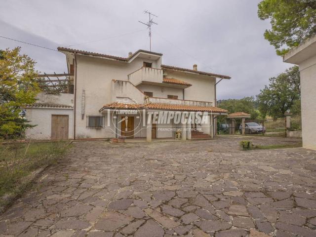 Casa indipendente in vendita a Montelupone MC