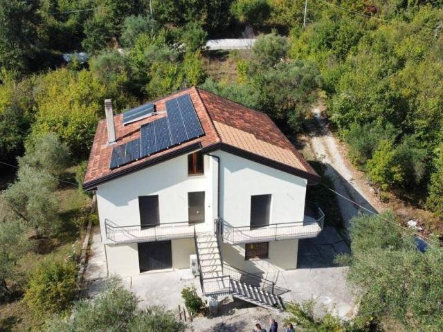 Casa indipendente in vendita a Montemarano AV